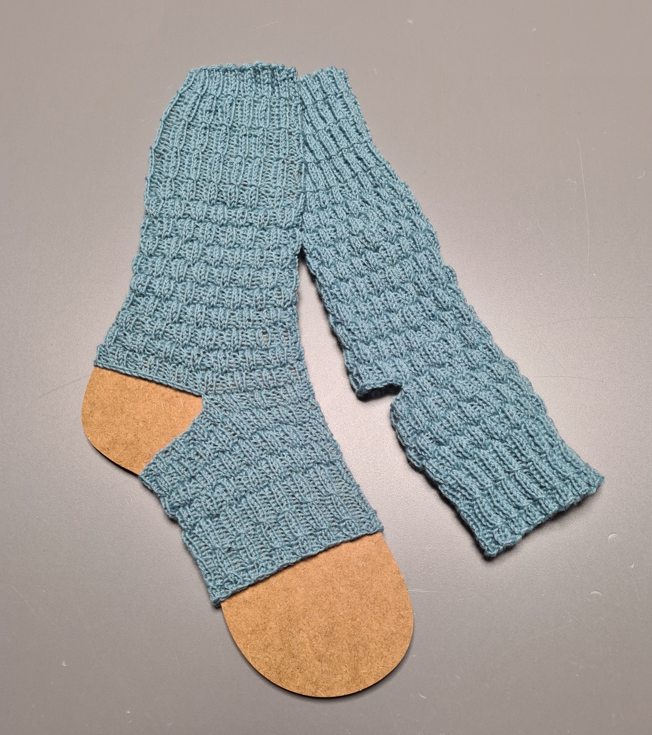 Handgestrickte Yoga-Socken, Gr. 36 - 38 - Irène's Strickstübli